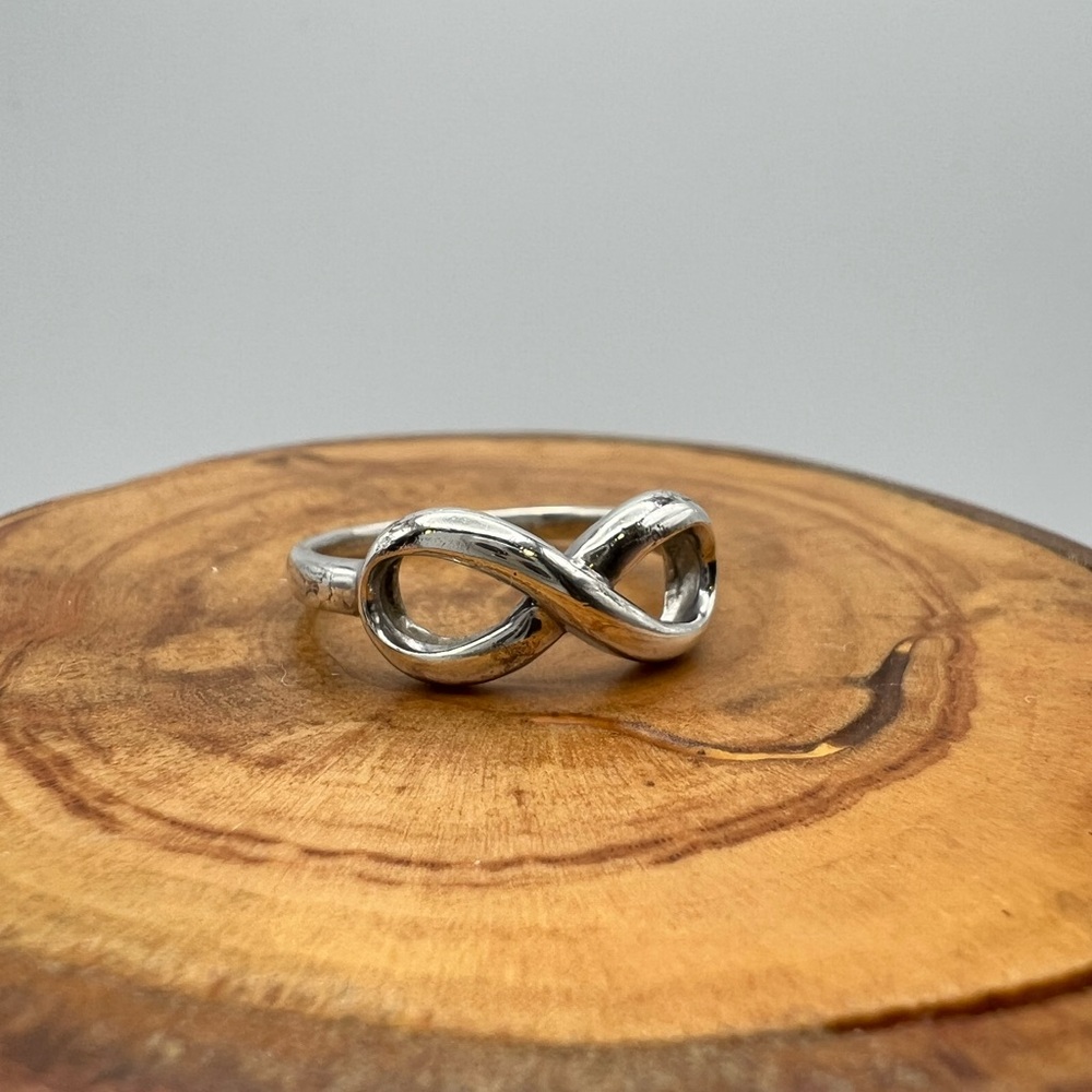 Sterling Silver Infinity Ring - Size 7.75